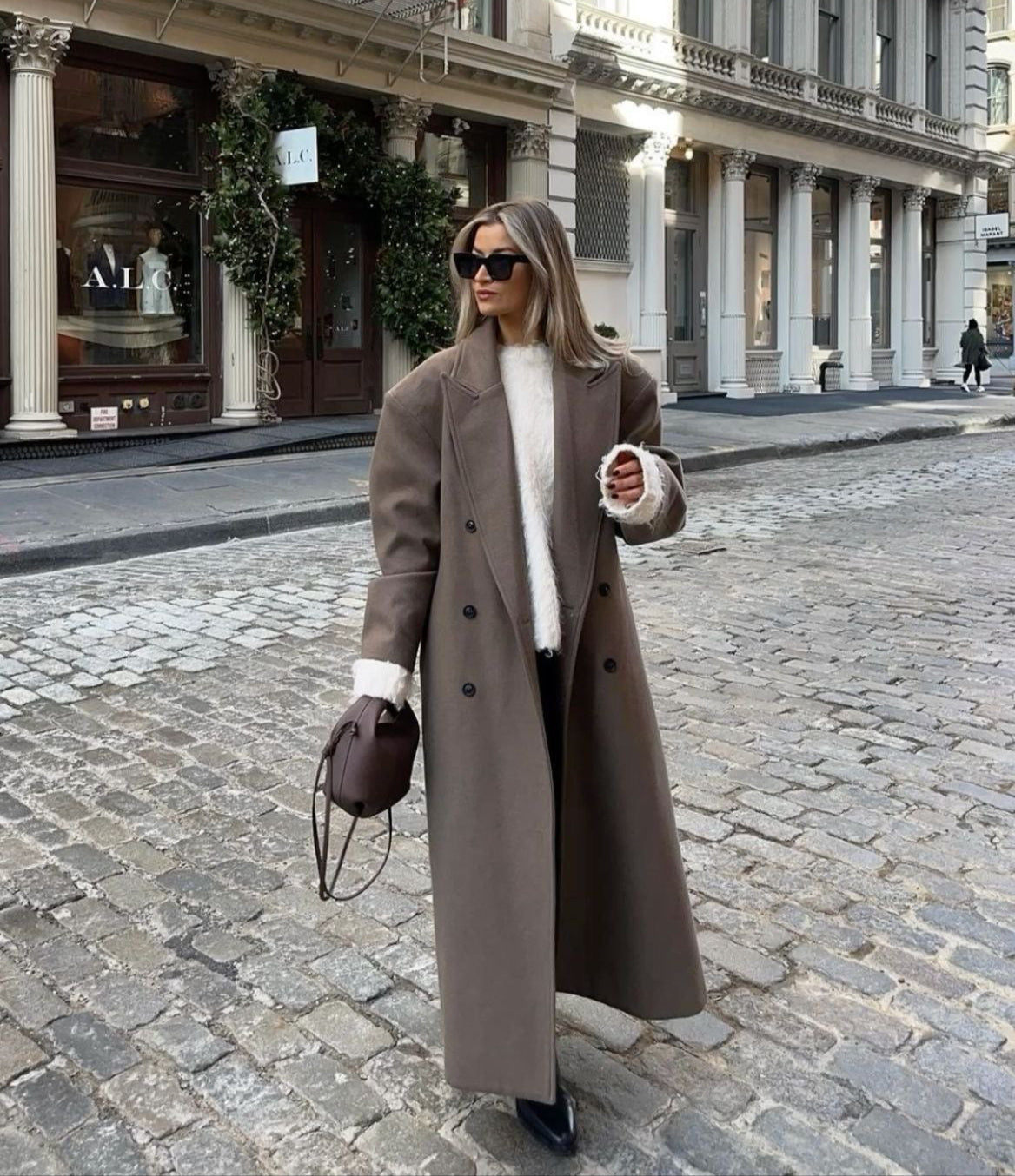 Valentina Oversized Coat™ – dames oversized double-breasted jas met luxe snit en elegante uitstraling van Becker’s Amsterdam