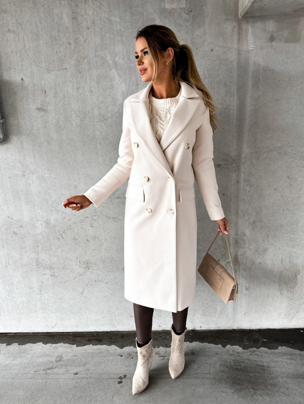 Lyanna™ Trench Coat – dames trenchjas met stijlvolle snit en riem, Becker’s Amsterdam