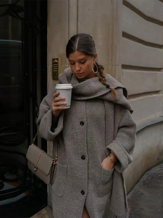 Seraphina Woolen Wrap™ – dames wollen jas met elegante oversized fit en bijpassende sjaal van Becker’s Amsterdam