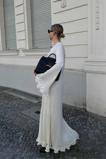 Abito maxi elegante bianco Éloria con volant e vestibilità fluida di Becker's Amsterdam