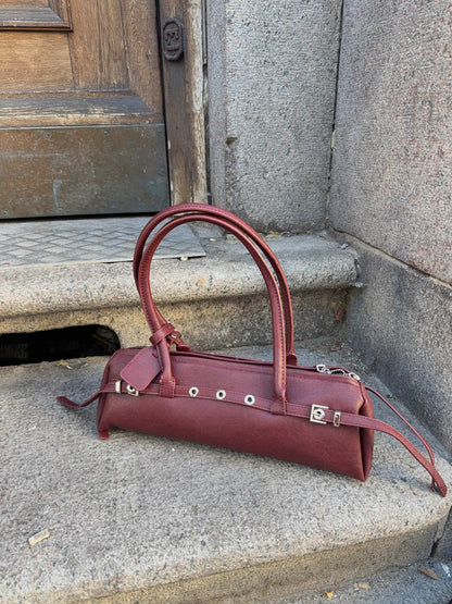 Rosina™ Umhängetasche – Weinrote Umhängetasche mit Metallknöpfen | Becker's Amsterdam