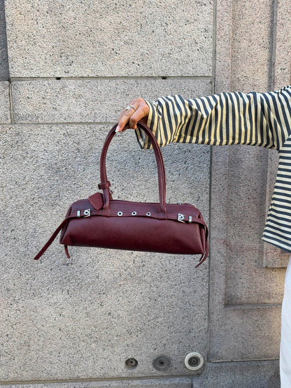 Rosina™ Umhängetasche – Weinrote Umhängetasche mit Metallknöpfen | Becker's Amsterdam