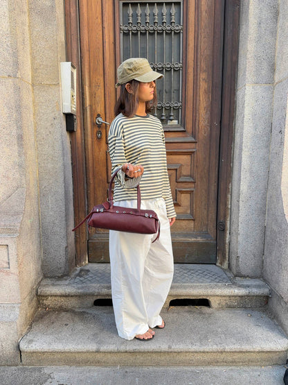 Rosina™ Umhängetasche – Weinrote Umhängetasche mit Metallknöpfen | Becker's Amsterdam