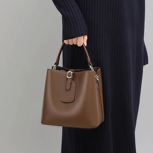Becker's Amsterdam™- Stijvolle Karamel Bruine Handtas - Stylish Caramel Brown Handbag