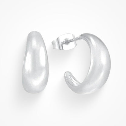 https://cdn.shopify.com/s/files/1/0822/8919/7383/files/kendall-hoops.jpg?v=1741421655