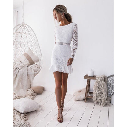 Minivestido branco Kyra com detalhes em renda e costas abertas elegantes da Becker's Amsterdam