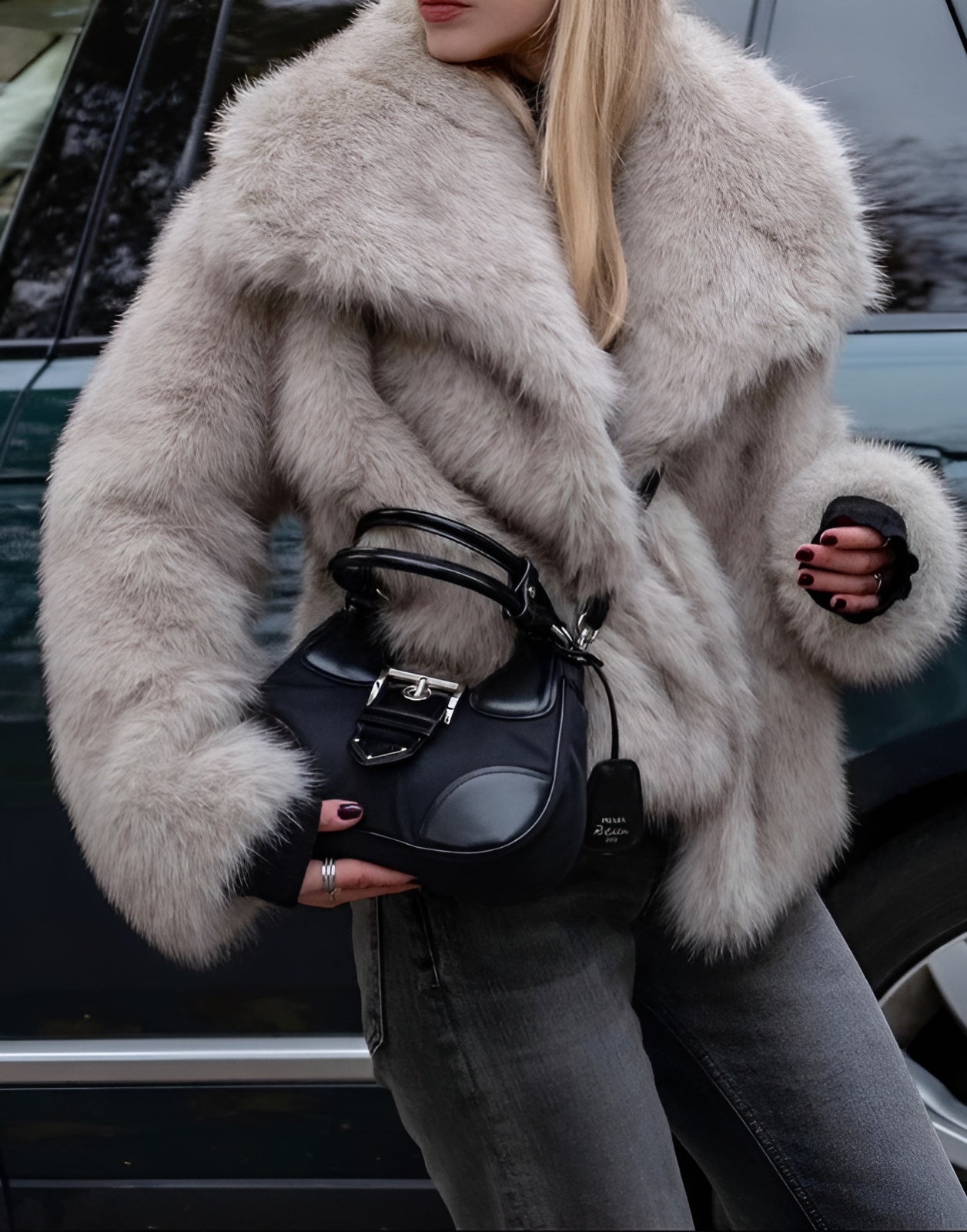 Winter Whisper Coat™ – luxe dames faux fur jas met zachte stof en elegante winterlook – Becker’s Amsterdam