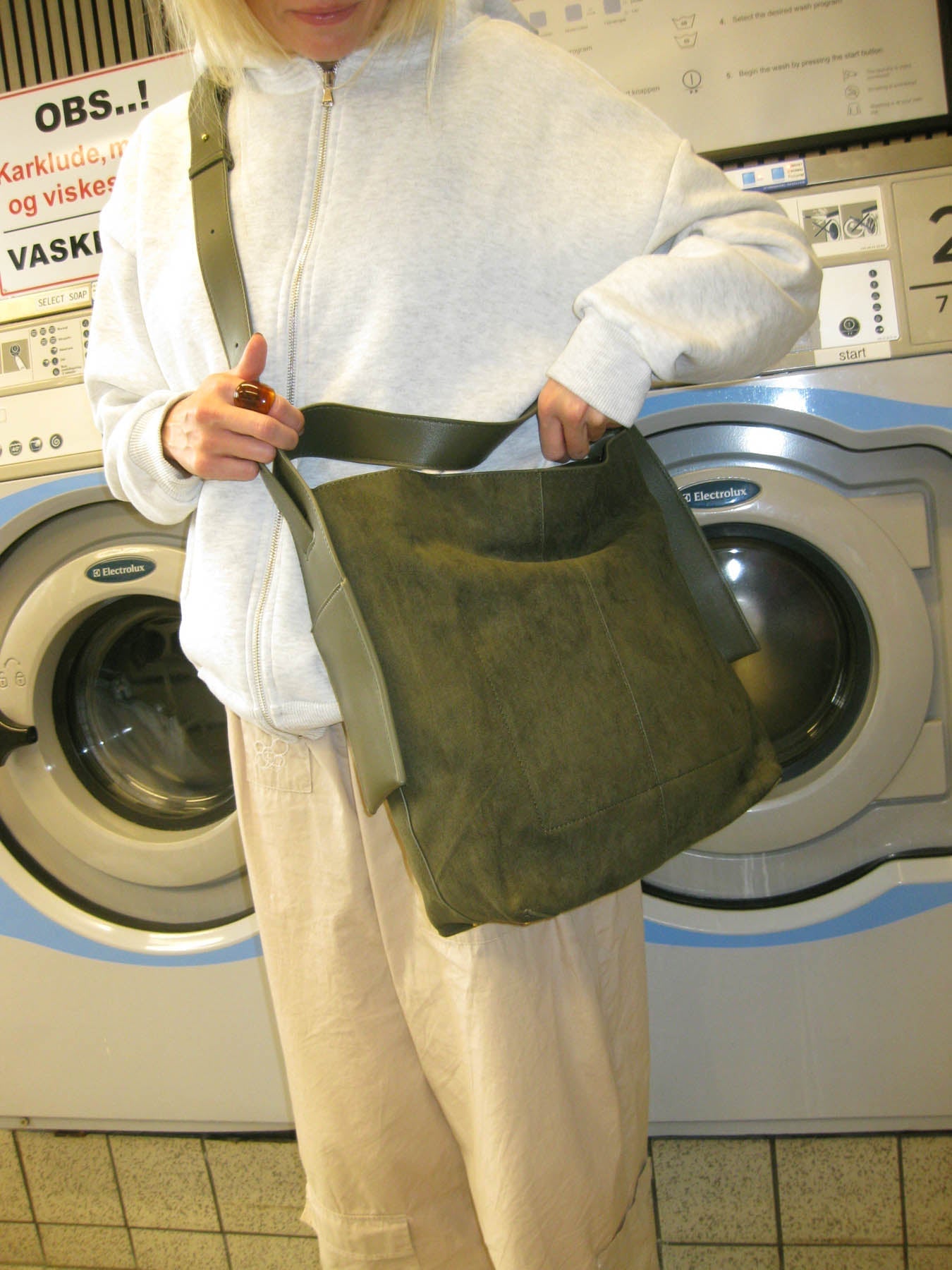 Elinor™ Olive Weekend Bag – Geräumige olivgrüne Tasche mit Seitentaschen und luxuriöser Verarbeitung | Becker's Amsterdam™