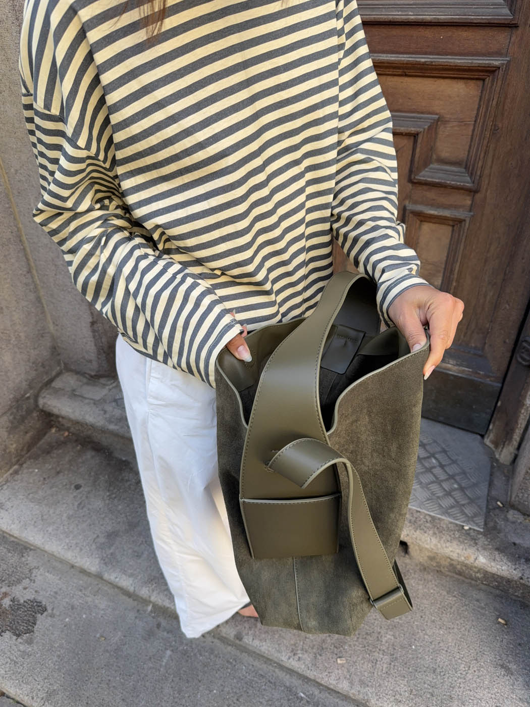 Elinor™ Olive Weekend Bag – Geräumige olivgrüne Tasche mit Seitentaschen und luxuriöser Verarbeitung | Becker's Amsterdam™