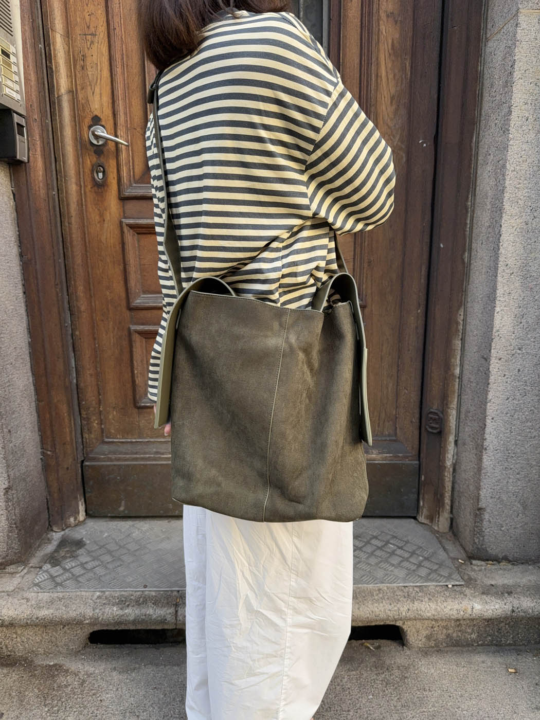 Elinor™ Olive Weekend Bag – Geräumige olivgrüne Tasche mit Seitentaschen und luxuriöser Verarbeitung | Becker's Amsterdam™