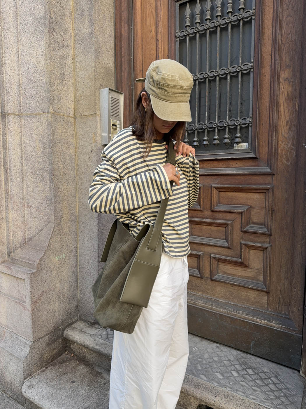 Elinor™ Olive Weekend Bag – Geräumige olivgrüne Tasche mit Seitentaschen und luxuriöser Verarbeitung | Becker's Amsterdam™