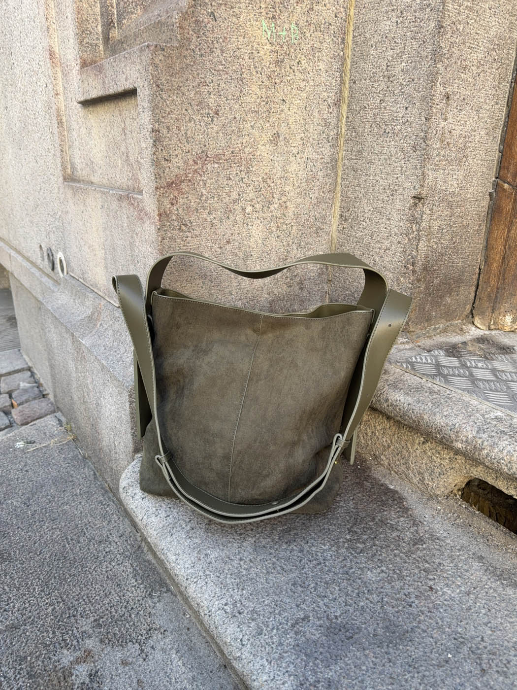 Elinor™ Olive Weekend Bag – Geräumige olivgrüne Tasche mit Seitentaschen und luxuriöser Verarbeitung | Becker's Amsterdam™