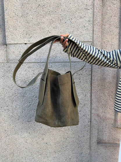 Elinor™ Olive Weekend Bag – Geräumige olivgrüne Tasche mit Seitentaschen und luxuriöser Verarbeitung | Becker's Amsterdam™