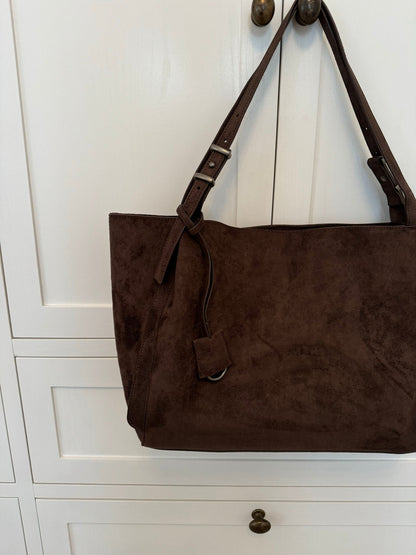 Mira™ Wildleder-Umhängetasche – Luxuriöse braune Wildleder-Umhängetasche | Becker's Amsterdam™