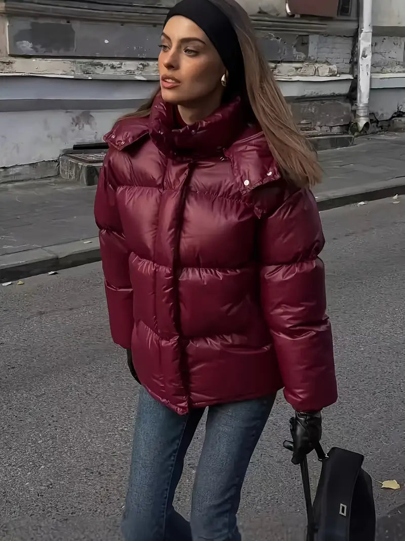 Bordeaux rode dames puffer jas – stijlvolle winterjas in burgundy kleur