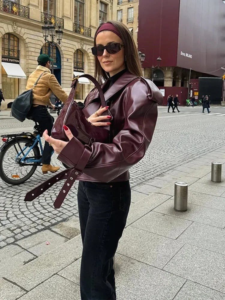 Lina™ Leather Autumn Jacket – Luxurious Women's Jacket with a Timeless Design | Becker's Amsterdam™