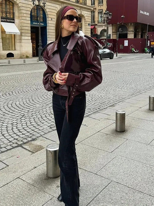 Lina Leren Winterjas | Becker’s Amsterdam™ – elegante herfstjas in een stedelijke setting
