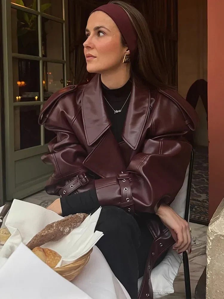 Lina™ Leather Autumn Jacket – Luxurious Women's Jacket with a Timeless Design | Becker's Amsterdam™