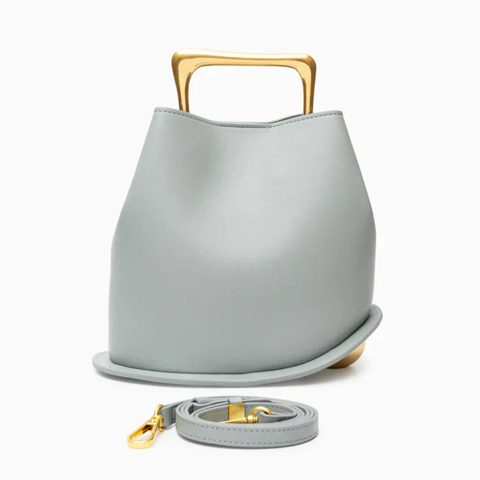 Rivelle™ Handtasche – Skulpturale Tasche aus veganem Leder mit goldenem Griff | Becker's Amsterdam™